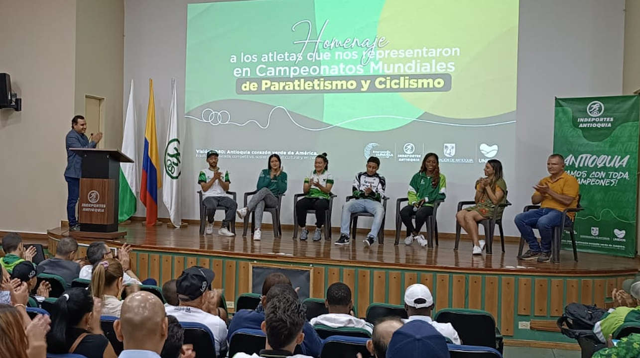 Homenaje a los pedalistas antioqueños que hicieron partes de la selección Colombia en el mundial de ciclismo en Escocia Homenaje