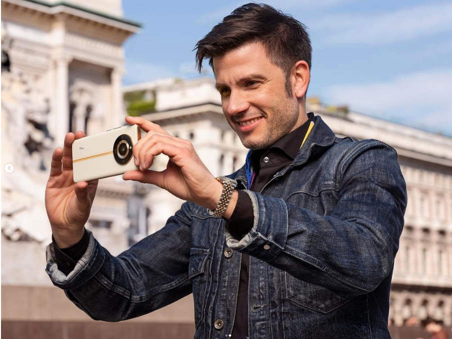 matteo-menotto-diseñador-realme 11 Pro