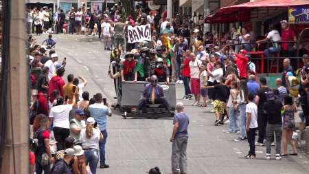 Se cumplió el festival de carros de rodillos en Bello rodillos