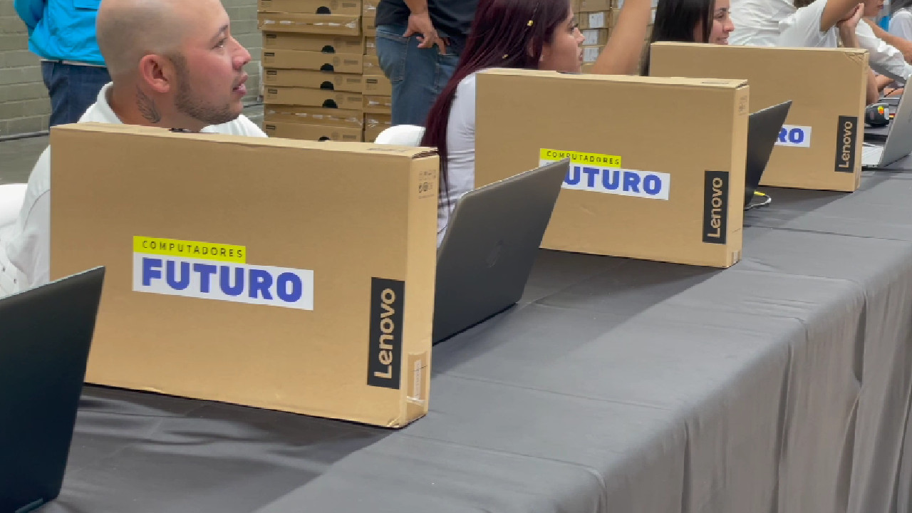 presuntas-irregularidades-computadores-futuro