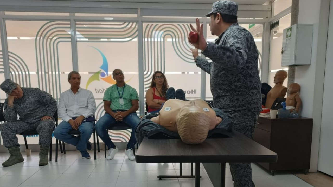 fuerza-aeroespacial capacita -aeropuerto-olaya-herrera