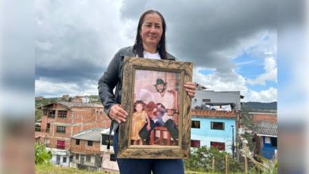 En Antioquia, tres mujeres recuperan el cuerpo de su padre desaparecido antes de que se lo llevara un río hijas-recuperaron-cuerpo-papa-antioquia