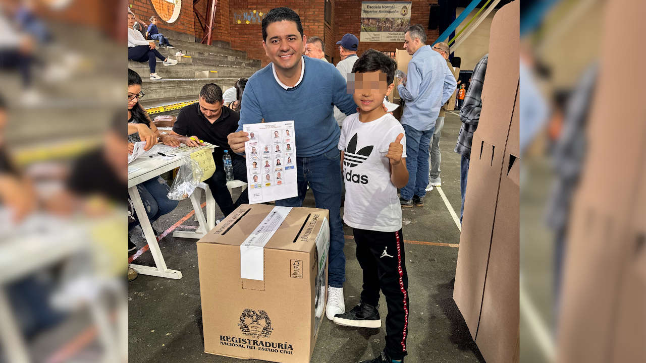 Rodolfo Correa vota en su barrio de origen rodolfo-correa-voto