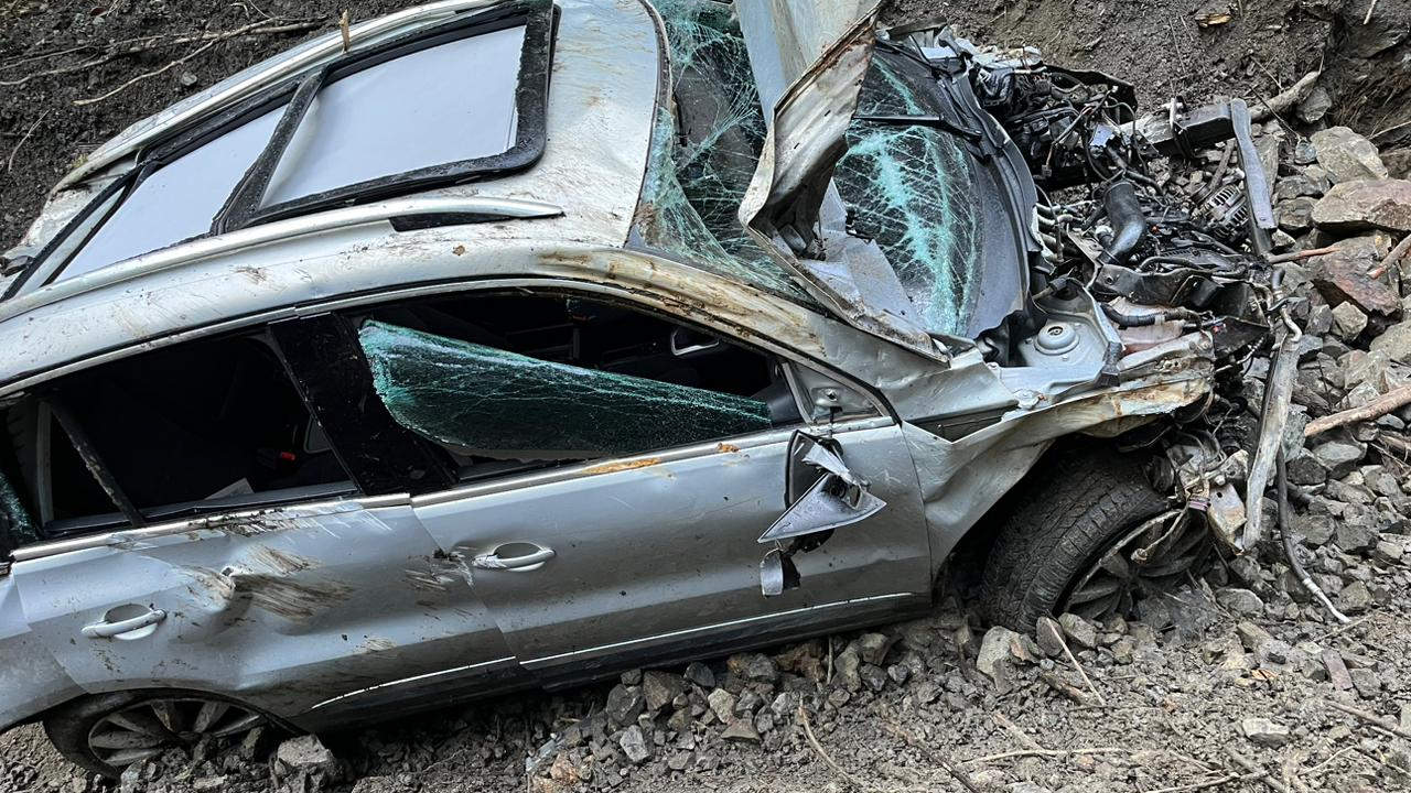 Candidato a la alcaldía de Buriticá se salvó luego de que su carro rodara por un abismo