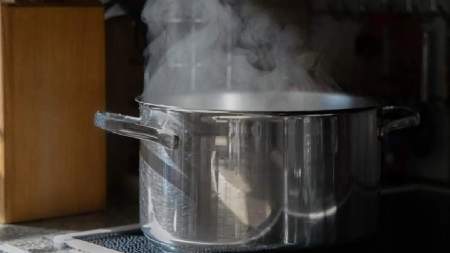 Lamentable: niña de 3 años fallece en Medellín tras accidente con agua hirviendo y contraer septicemia