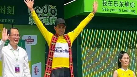 Óscar Sevilla festejó el título 17 en su carrera Óscar Sevilla festejó el título 17 en su carrera