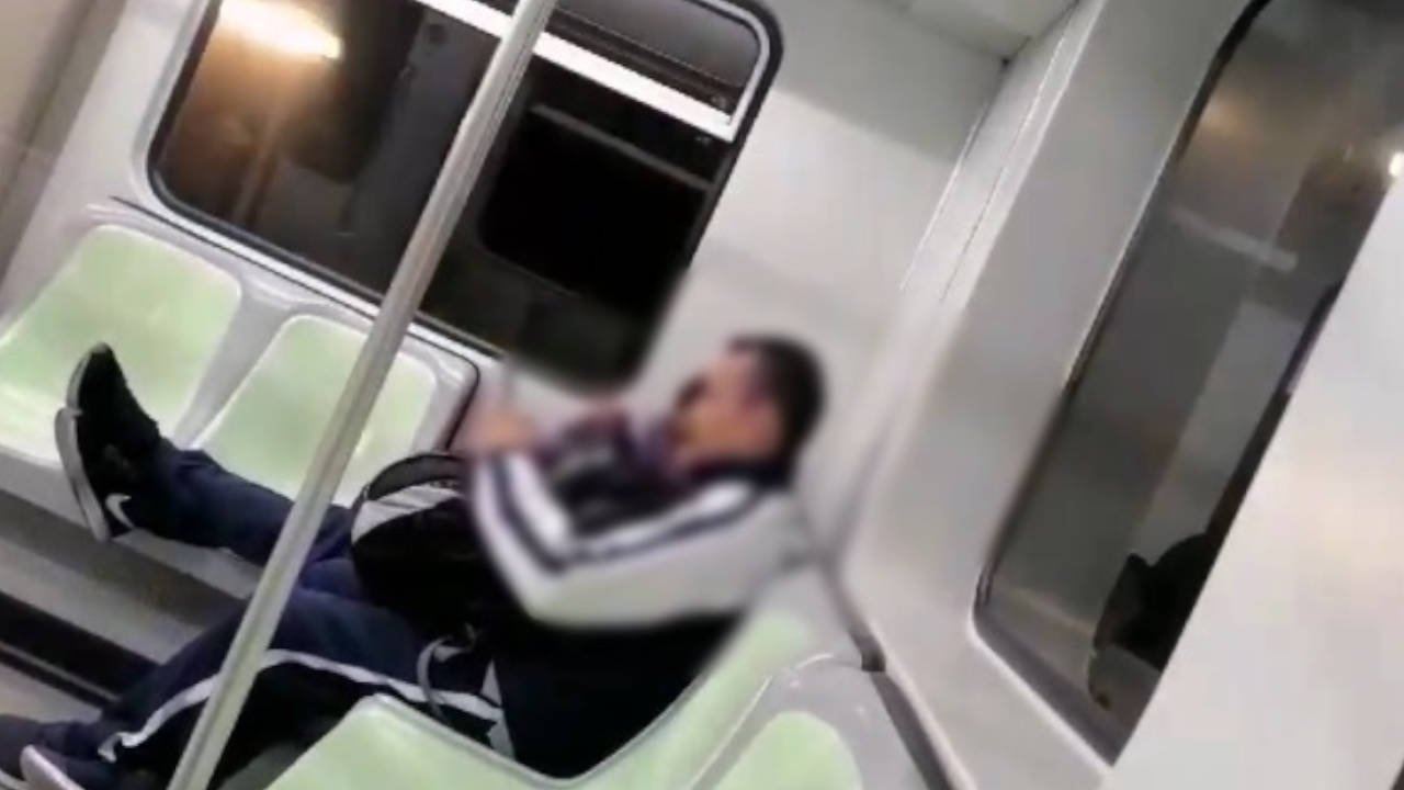 hombre-piernas-metro-de-medellin