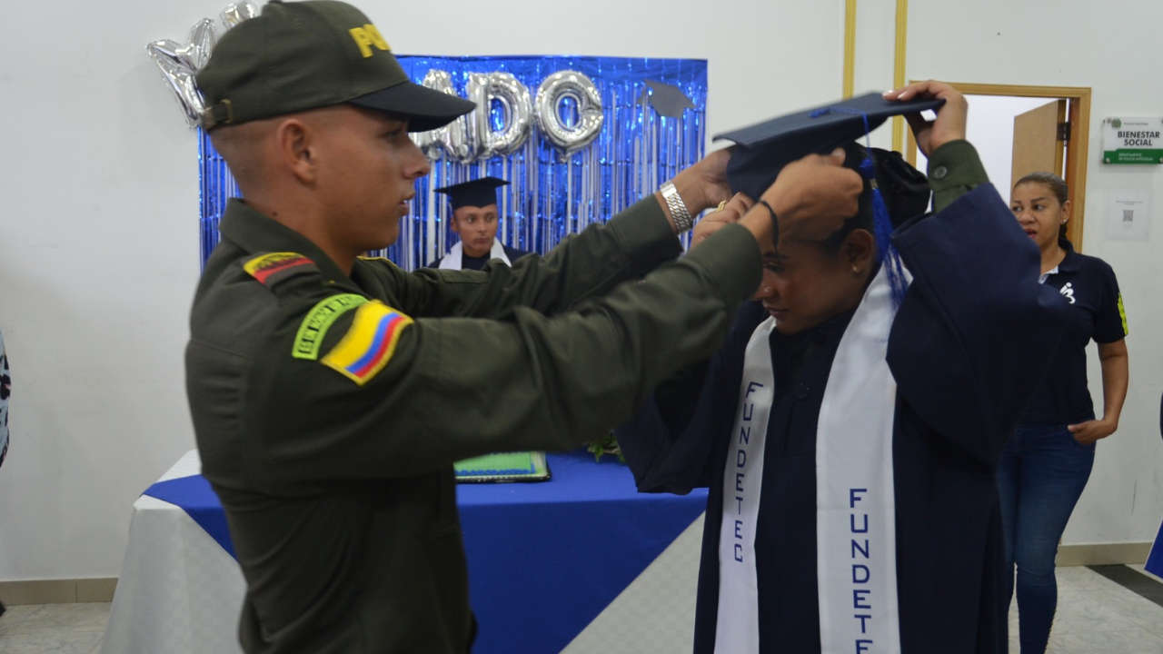 policias-graduados-bachiller