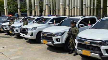 Entregan siete vehículos al Ejército, la Fiscalía y la Unidad Nacional de Protección