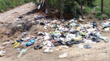 ‘Por cochinos’, en Copacabana están multando a quienes no respetan los horarios de recolección y arrojen basura basuras 1280x720 marca de agua 1