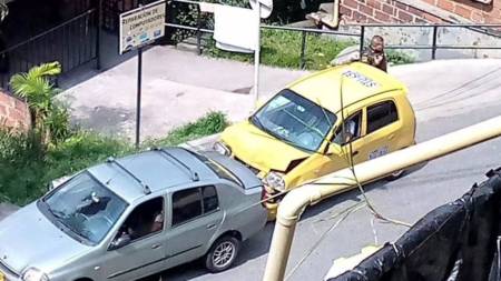 ¡Gravísimo! Taxi atropella a una señora en el sector de San Javier
