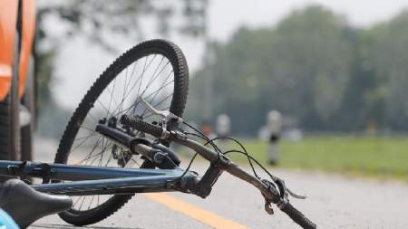 Ciclista perdió la vida luego de colisionar con un tractocamión en Medellín Ciclista perdió la vida luego de colisionar con un tractocamión en Medellín