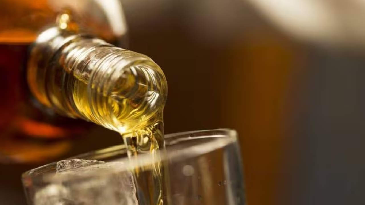 Destrucción masiva de licores, cigarrillos e insumos falsificados y de contrabando