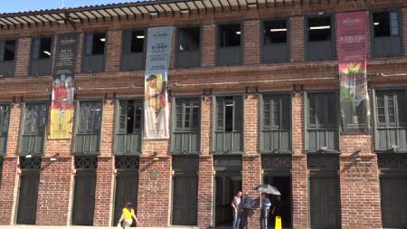 Padres y estudiantes exigen ceremonia de graduación en la Institución Gabriel García Márquez