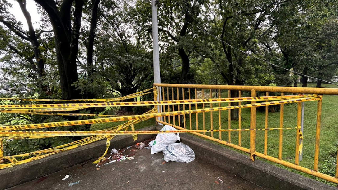Denuncian muerte de un hombre por mal estado de puente peatonal de avenida Guayabal