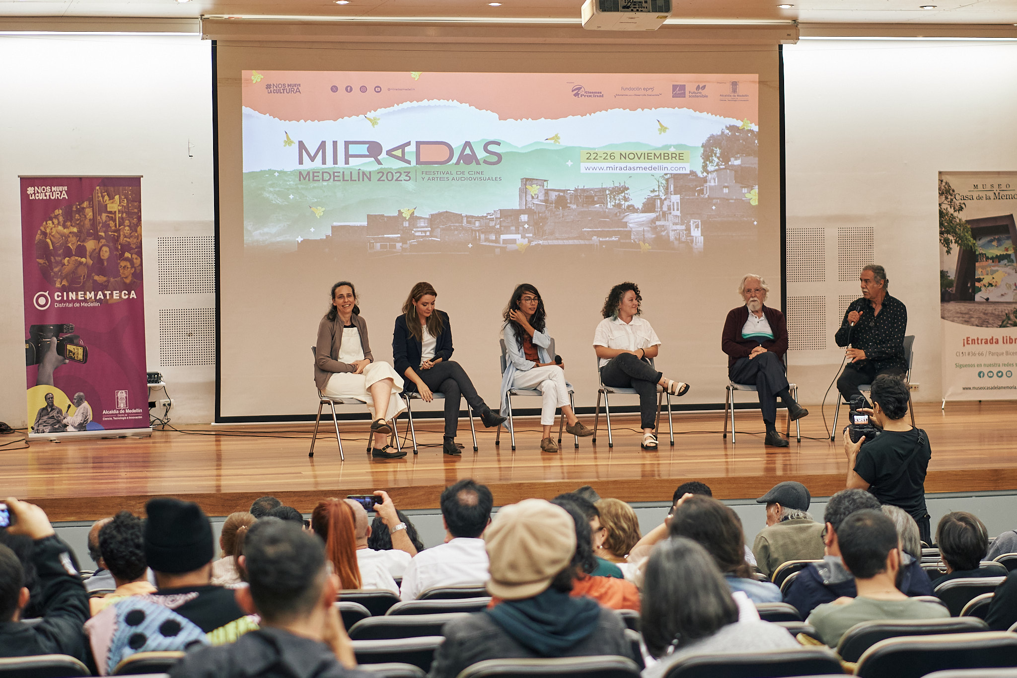 Más de 25 mil mujeres recibieron insumos de gestión menstrual en Medellín durante los últimos cuatro años. 2 Balance Miradas 3