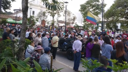 desfile-carros-clasicos-el-retiro-santiago-montoya