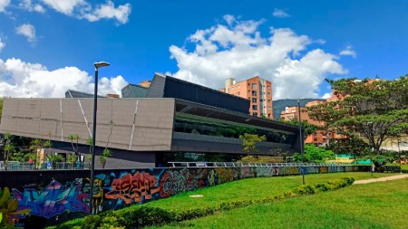 Biblioteca Pública Débora Arango