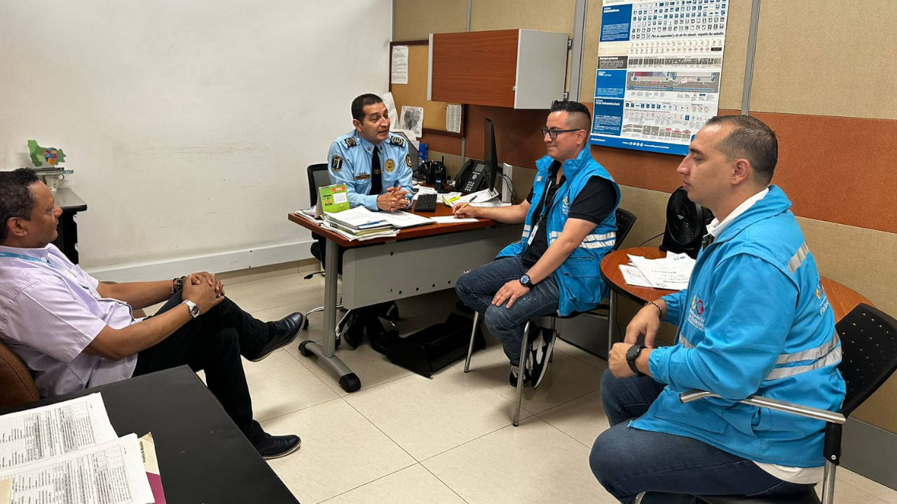 suspenden-subcomandante-transito-medellin