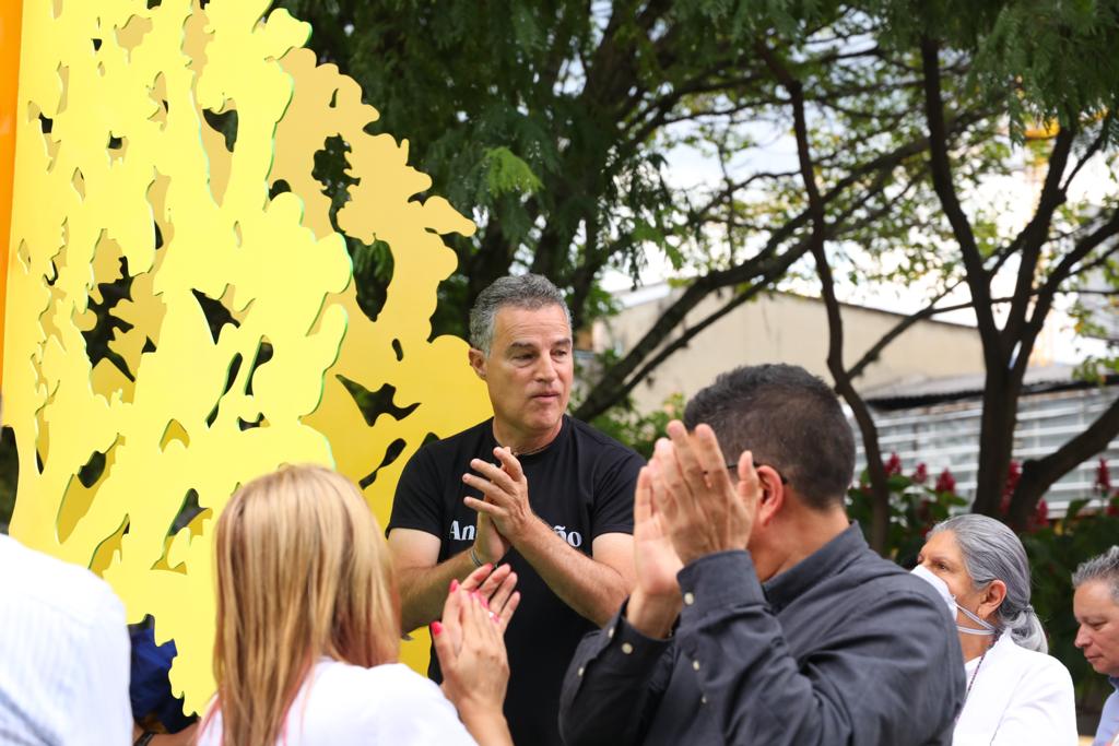 arbol-esperanza-homenaje-victimas-covid-antioquia