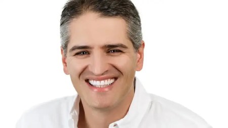 Gobernador electo de Antioquia, cuestiona falta de respuestas tras encuentro con el presidente