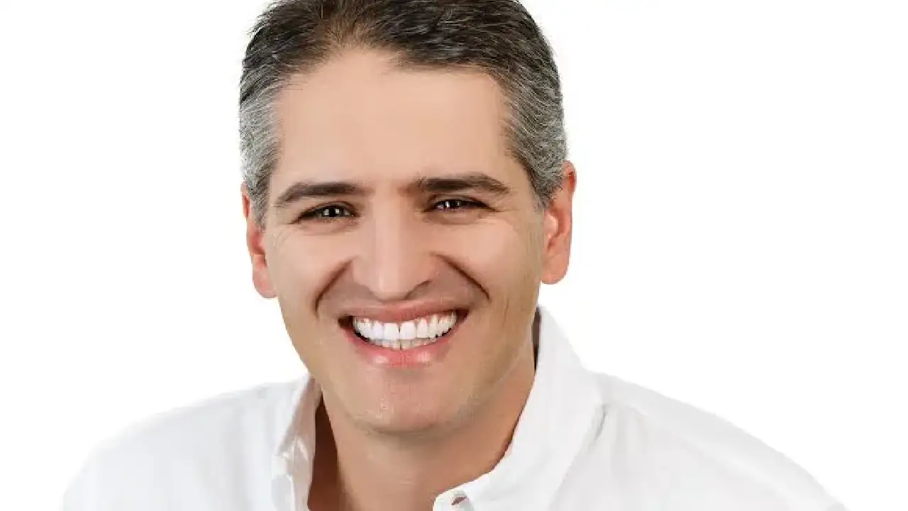 Gobernador electo de Antioquia, cuestiona falta de respuestas tras encuentro con el presidente