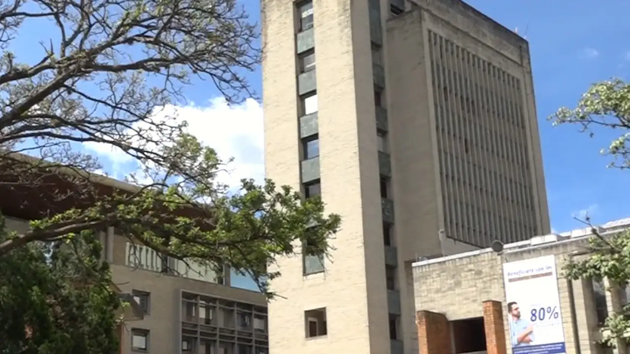 Comenzaron las posesiones de alcaldes. En Itaguí y Envigado mandatarios madrugaron a emprender la tarea en actos públicos en los parques itagui 1