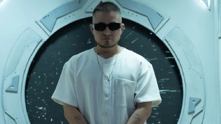 LEEB debuta con su primer álbum 'La Receta para Ser Feliz'