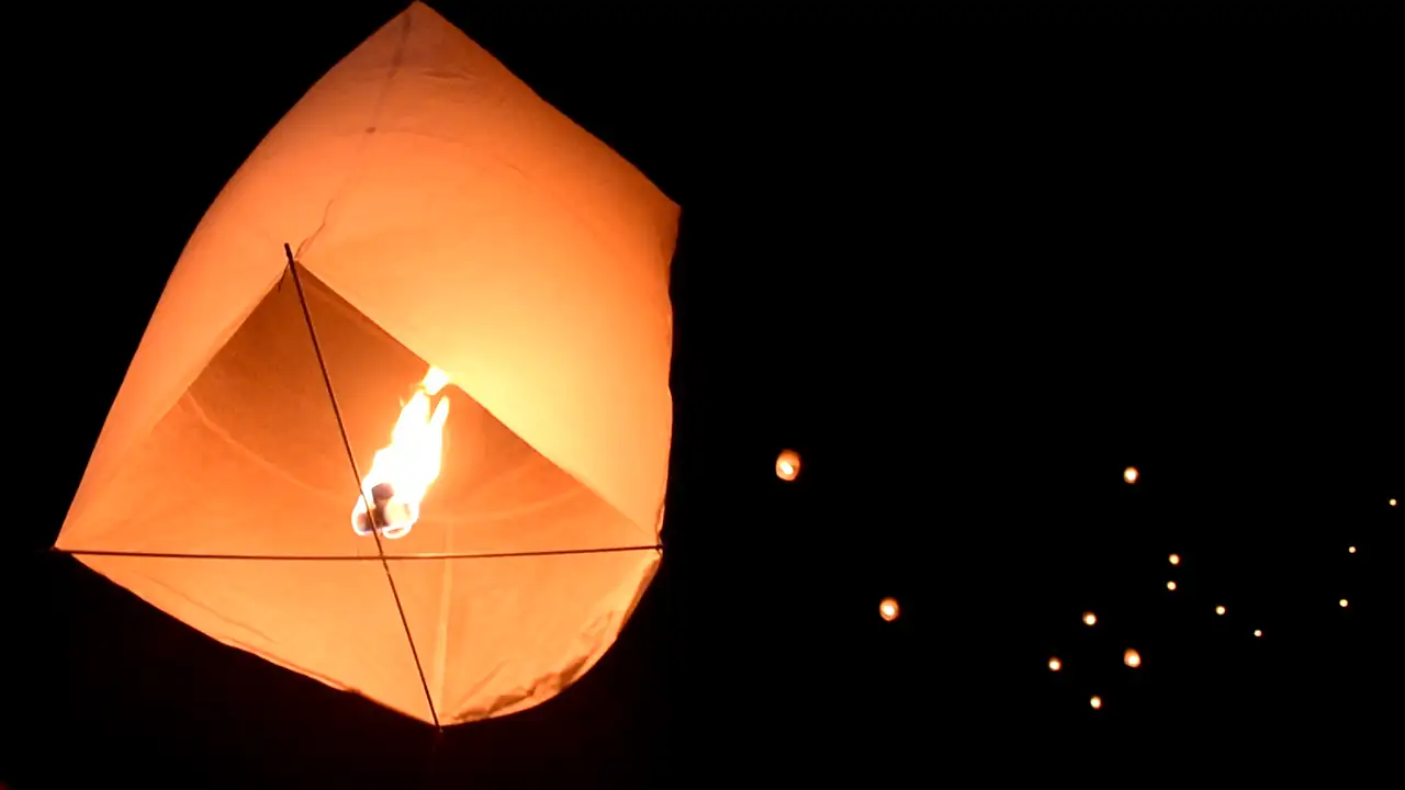 Noche mágica en Pedregal: faroles chinos iluminarán el cielo en memoria de los que han partido