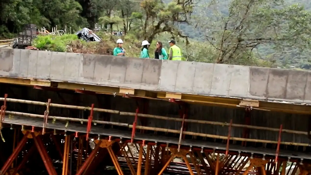 Gobernación de Antioquia concreta nueva vía El Renacimiento: Conexión estratégica de tres municipios nueva via
