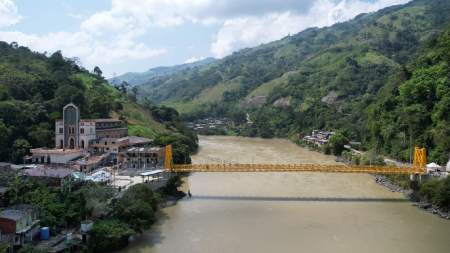 Se inaugura emblemático puente Simón Bolívar en Puerto Valdivia, Antioquia