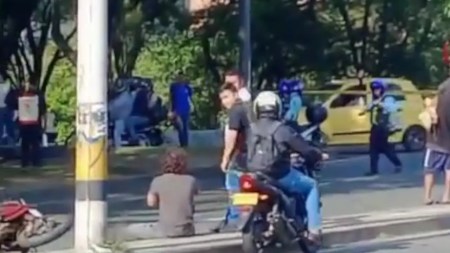 Motociclista atropella a un habitante de calle en Medellín motociclista-atropella-habitante-de-calle-medellin