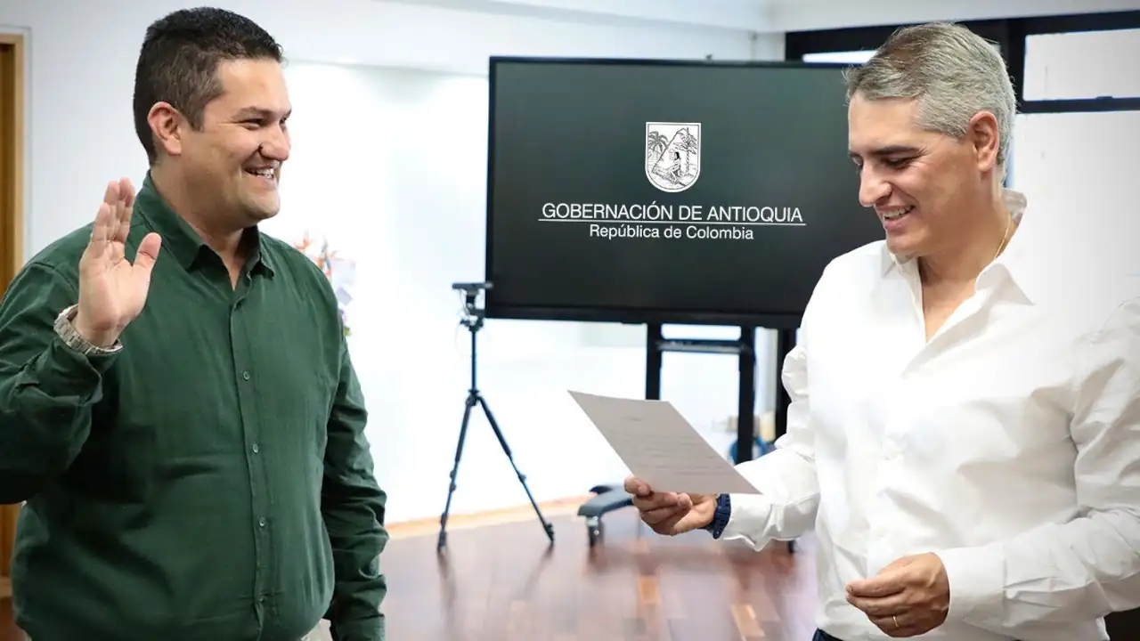 Rodrigo Hernández renuncia a la gerencia de VIVA