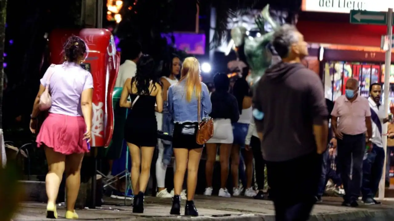 Así funcionará el Toque de Queda para menores de edad en «zonas rojas» de Medellín Toque de Queda Medellín