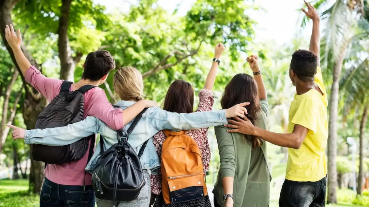 Inicia inscripción de becas para jóvenes de 10°, 11° y egresados para estudiar tecnologías becas-tecnologias-colombia-programa-parceros-medellin-jovenes-estudiantes