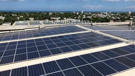 Disminuir la huella de carbono es mejor para la salud Paneles que ayudan al carbono neutral