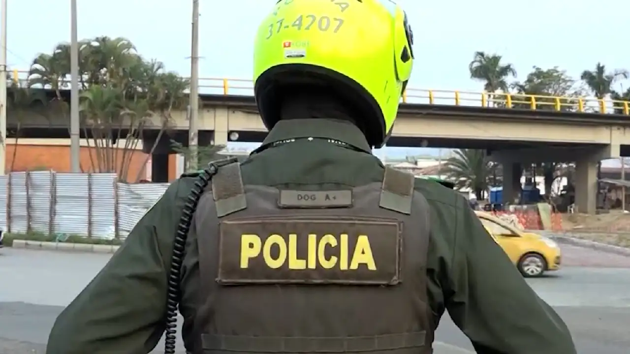 En Ciudad Bolívar un enfrentamiento con la Policía deja a hombre muerto Tres patrulleros de la Policía condenados a prisión por presuntos casos de corrupción en Medellín y Bello