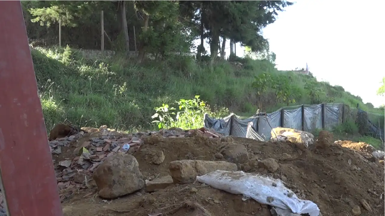 Por operativos de desalojo, habitantes de Santa Elena protestan