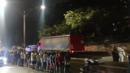 Joven motociclista pierde la vida al colisionar con un camión en la Avenida Regional