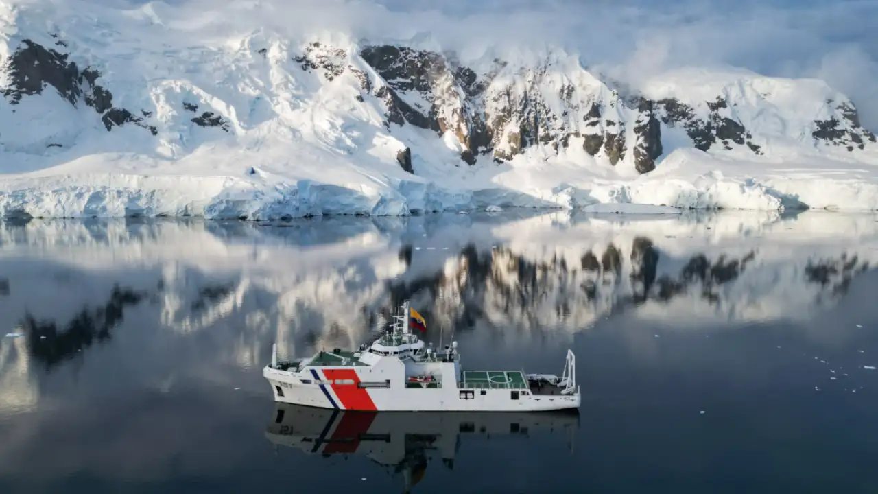 Colombia culmina expedición científica marina a la Antártica con el ARC "Simón Bolívar"