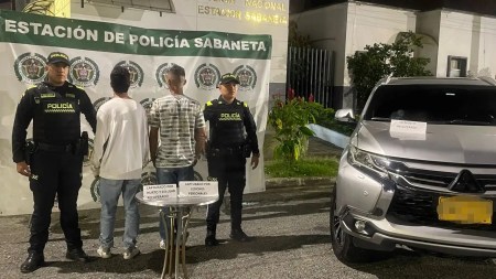En-Sabaneta-capturan-a-dos-hombres-que-habrian-secuestrado-a-un-conductor-para-robarle-el-carro