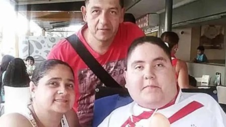 Hincha-del-DIM-asiste-a-su-ultimo-partido-antes-de-someterse-a-la-eutanasia