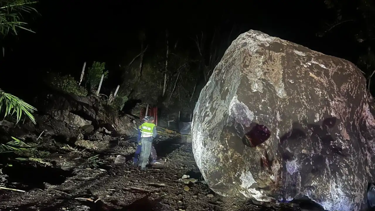 ¿La Virgen? Tras el desplome de la gigantesca piedra en Barbosa apareció un supuesto rostro en ella