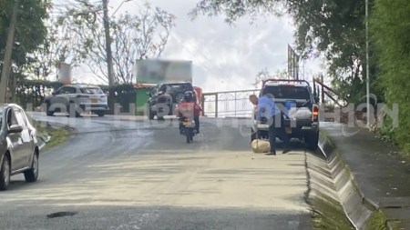 Poco-a-poco-se-normaliza-el-trafico-en-la-Loma-del-Escobero-en-Envigado