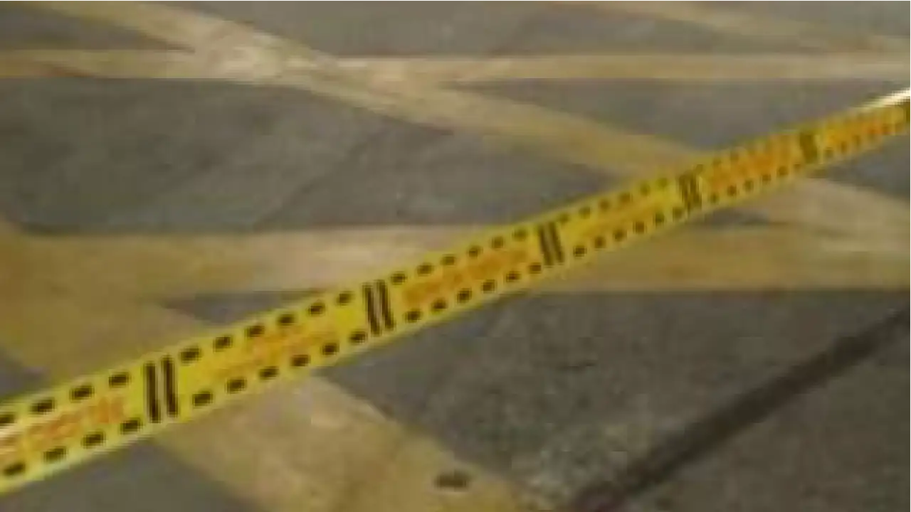 Dos personas que se movilizaban en una moto, perdieron la vida al chocar con un bus en Cáceres