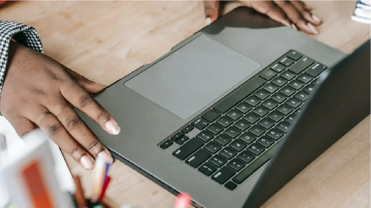 Colegio de Medellín recibió sala con equipos de última tecnología computador-presupuesto-participativo-proyectos proponer--medellin