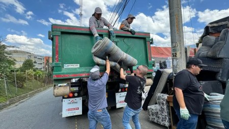 De las calles de Envigado recolectaron 35 toneladas de residuos