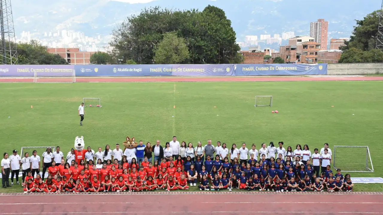 El DIM y la Alcaldía de Itagüí apoyan a niñas que les gusta el fútbol en este municipio 1 El DIM y la Alcaldía de Itagüí apoyan a niñas que les gusta el fútbol en este municipio