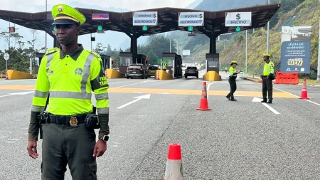 Plan retorno en Semana Santa: policías de tránsito de Antioquia estarán prestando seguridad
