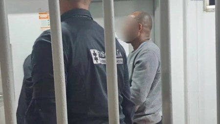 Capturan a extrabajador de la Armada Nacional por, presuntamente, facilitar tráfico de cocaína desde Urabá Capturan a extrabajador de la Armada Nacional por, presuntamente, facilitar tráfico de cocaína desde Urabá